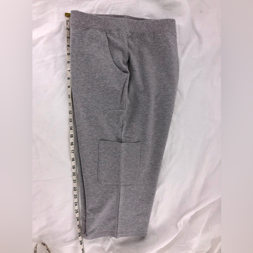 🧨5 for $25 sale🧨 d & co Active Duo Stretch Capris sz XL Lt. Heather Grey